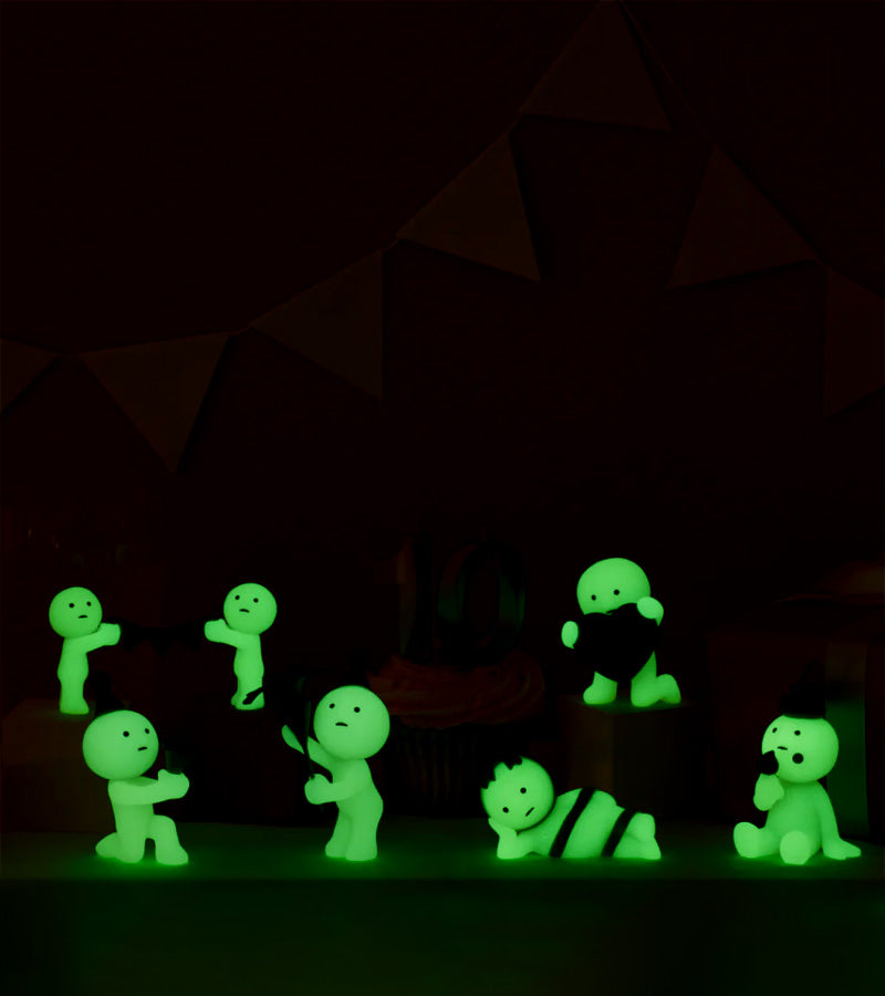 Figurine fluorescente Smiski - série Birthday