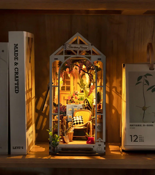 Kit DIY maison miniature en serre-livre - Garden House  Robotime
