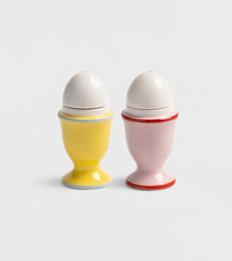 Salière et poivrière oeuf à la coque